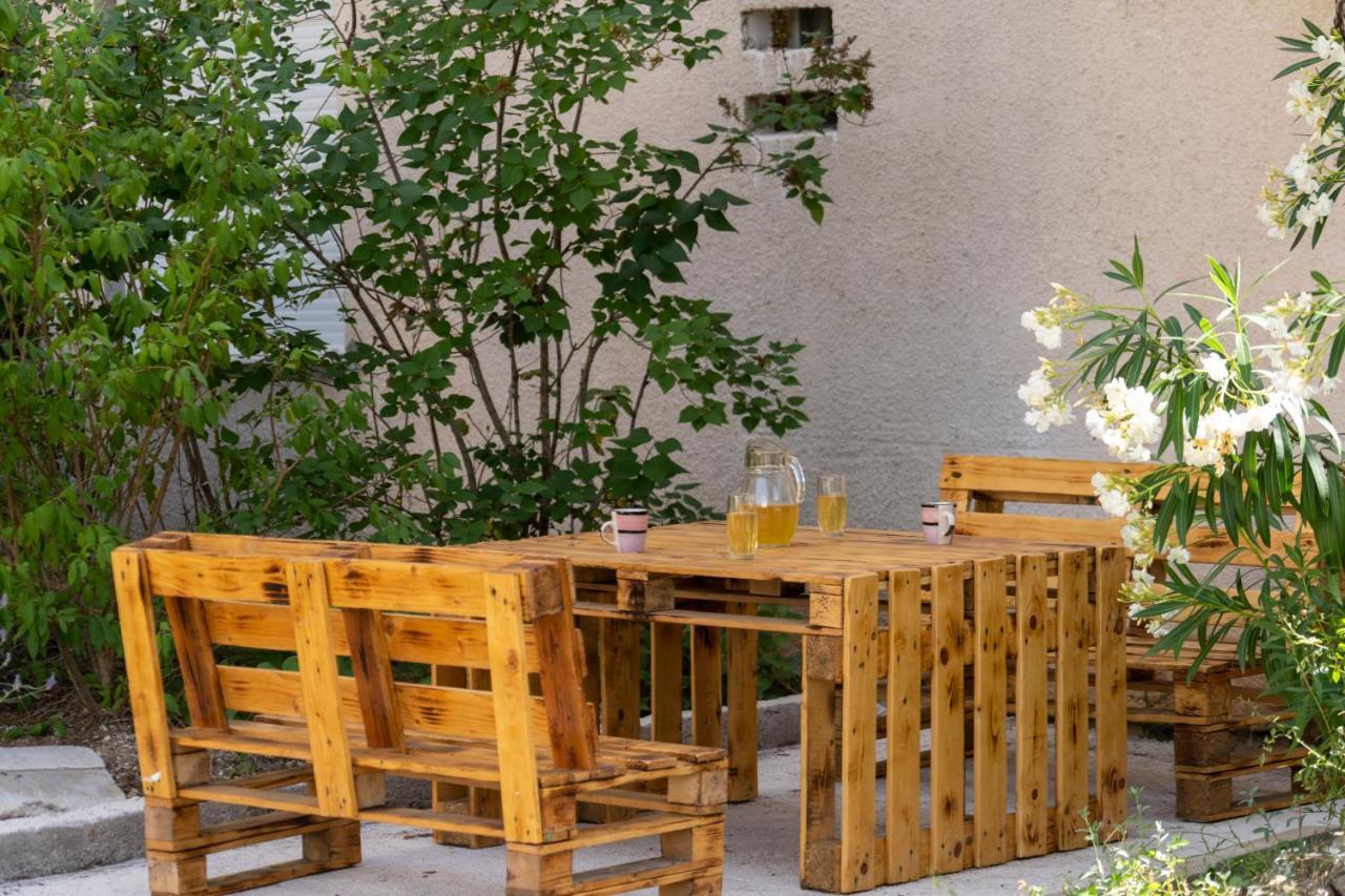 Apartman Curcic Knin Buitenkant foto