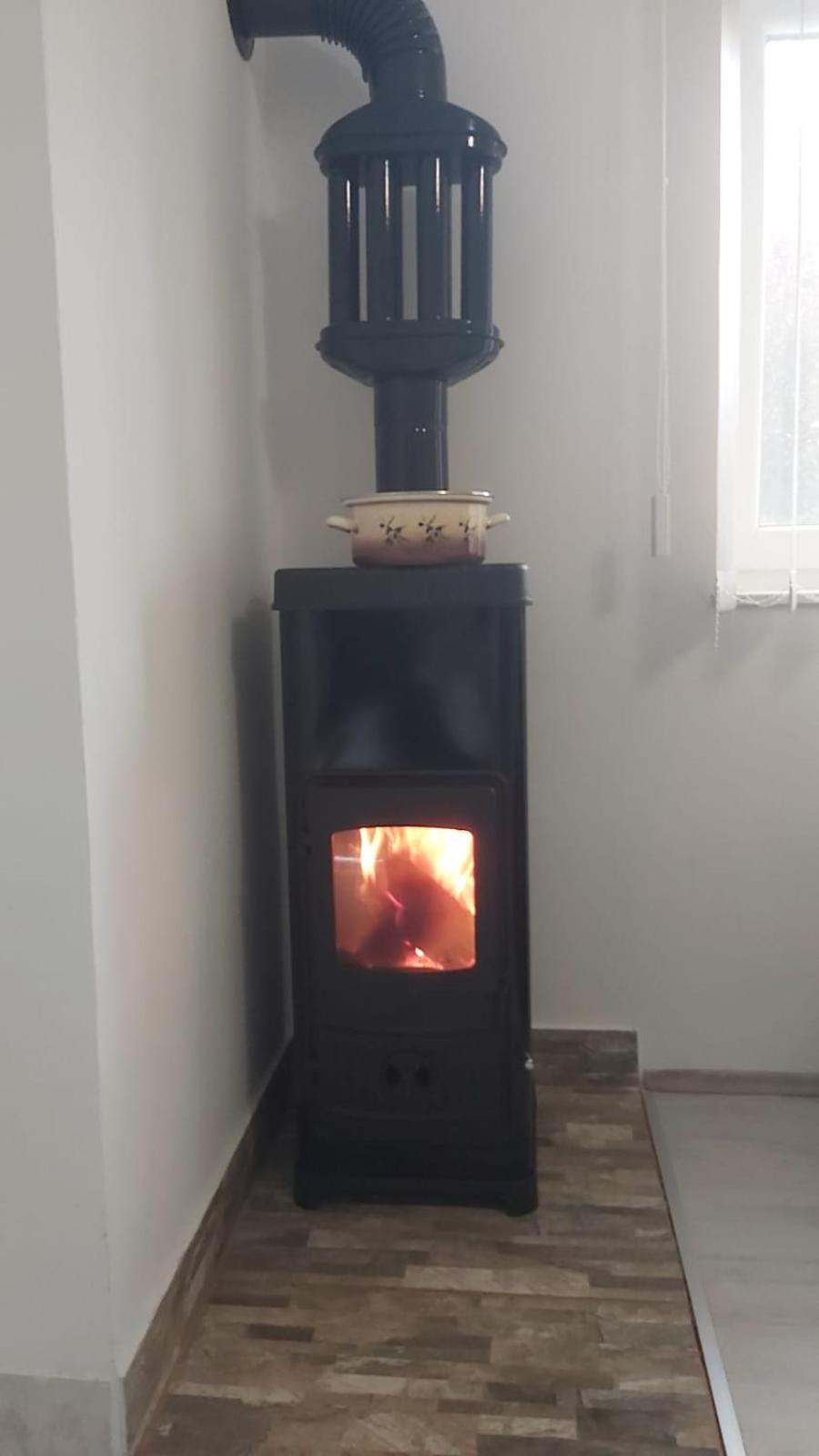 Apartman Curcic Knin Buitenkant foto
